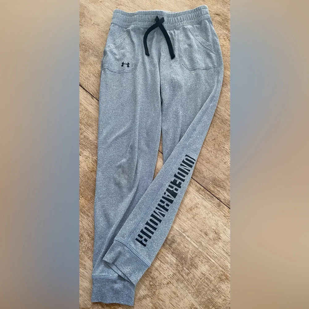 Under Armour Kids Sz (see pics‎ for measurements) Striated Gray Logo Joggers